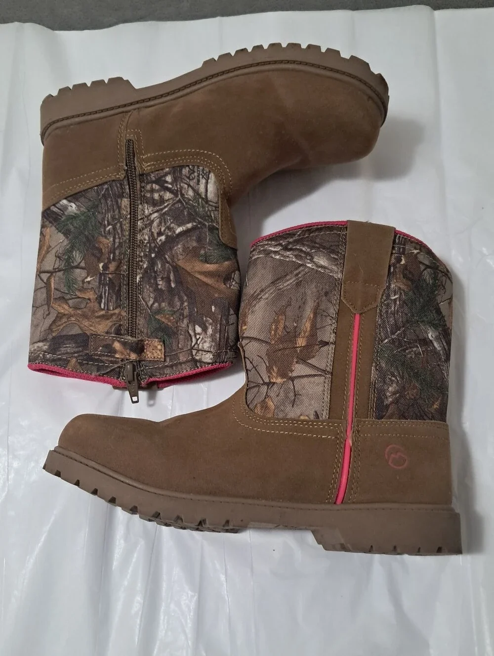 Magellan Outdoors Girls Faux Suede Boone Realtree Edge Boots Sz. 5D